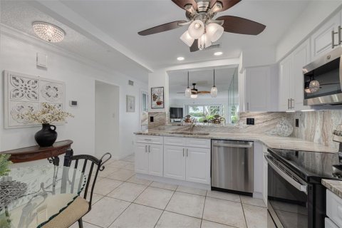 Copropriété à vendre à Clearwater, Floride: 2 chambres, 111.48 m2 № 1910039 - photo 11