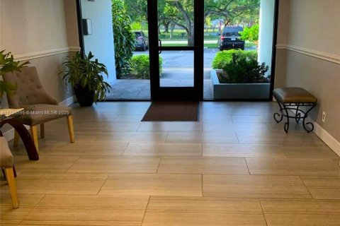 Condominio en venta en Hollywood, Florida, 1 dormitorio, 77.11 m2 № 1937656 - foto 10