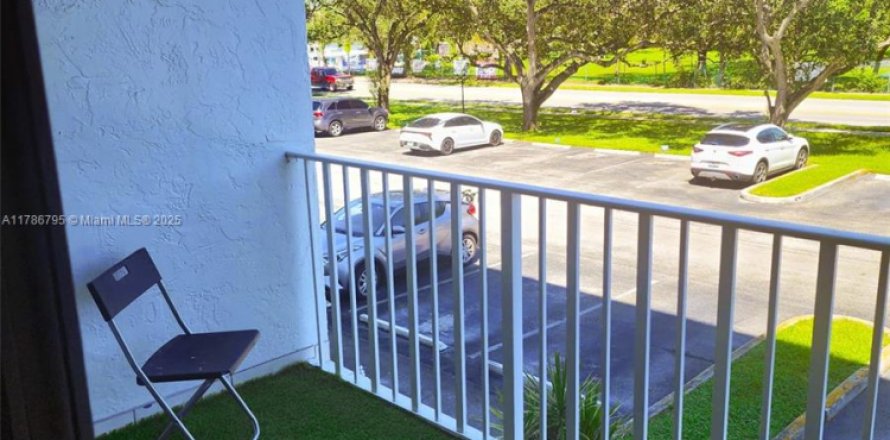 Condominio en Hollywood, Florida, 1 dormitorio  № 1937656