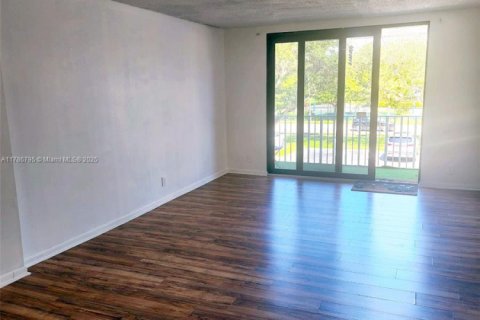 Condominio en venta en Hollywood, Florida, 1 dormitorio, 77.11 m2 № 1937656 - foto 9