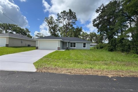 House in Dunnellon, Florida 3 bedrooms, 129.97 sq.m. № 1911925 - photo 1