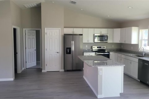 House in Dunnellon, Florida 3 bedrooms, 129.97 sq.m. № 1911925 - photo 5