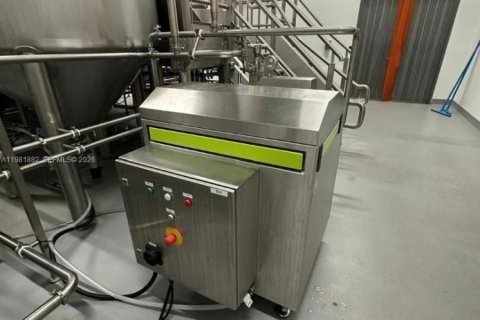 Купить коммерческую недвижимость в Медли, Флорида № 2050767 - фото 5