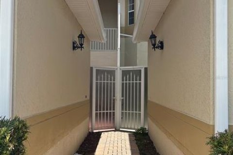 Townhouse in Clermont, Florida 4 bedrooms, 190.26 sq.m. № 2207141 - photo 16