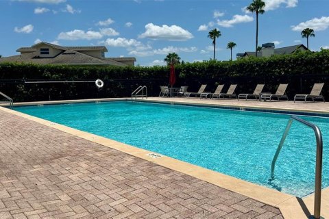Townhouse in Clermont, Florida 4 bedrooms, 190.26 sq.m. № 2207141 - photo 18