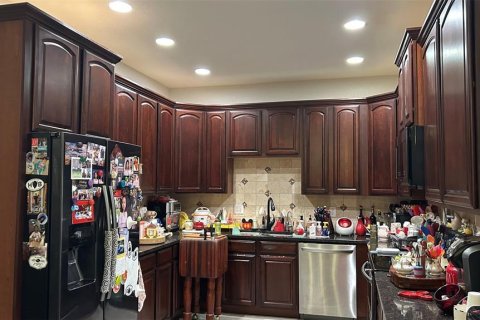 Townhouse in Clermont, Florida 4 bedrooms, 190.26 sq.m. № 2207141 - photo 4