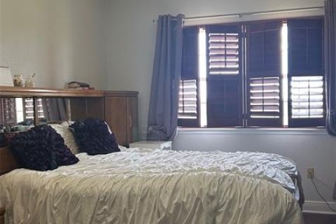 Townhouse in Clermont, Florida 4 bedrooms, 190.26 sq.m. № 2207141 - photo 8