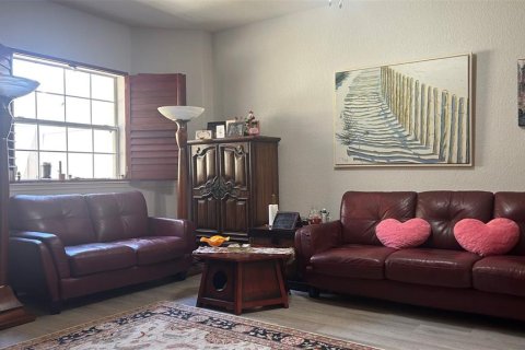 Townhouse in Clermont, Florida 4 bedrooms, 190.26 sq.m. № 2207141 - photo 2
