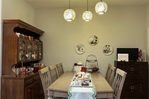 Townhouse in Clermont, Florida 4 bedrooms, 190.26 sq.m. № 2207141 - photo 5