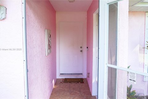 Casa en venta en Vero Beach, Florida, 3 dormitorios, 103.86 m2 № 2061588 - foto 4