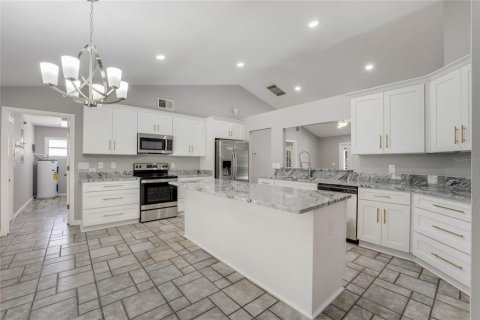 House in Kissimmee, Florida 4 bedrooms, 204.38 sq.m. № 1913842 - photo 15