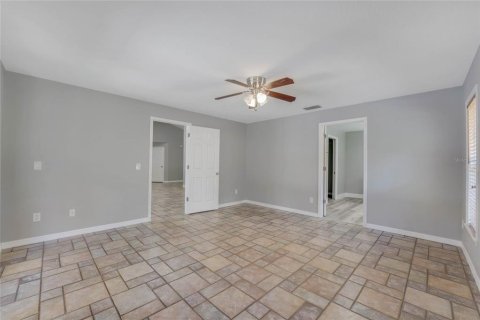 House in Kissimmee, Florida 4 bedrooms, 204.38 sq.m. № 1913842 - photo 25