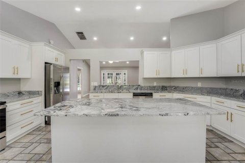 House in Kissimmee, Florida 4 bedrooms, 204.38 sq.m. № 1913842 - photo 17