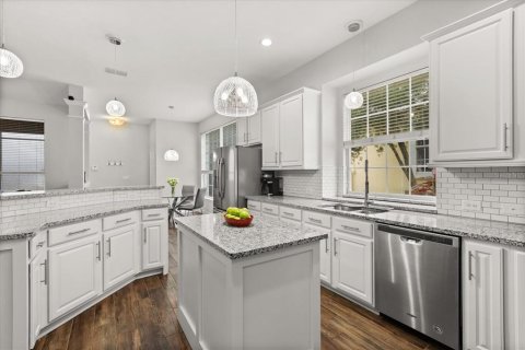 Casa en venta en Orlando, Florida, 5 dormitorios, 267.65 m2 № 1801629 - foto 16