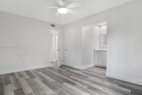 Condo in Coral Gables, Florida, 2 bedrooms № 2032032 - photo 18