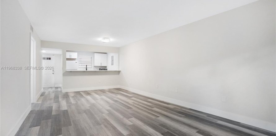 Condo in Coral Gables, Florida, 2 bedrooms № 2032032