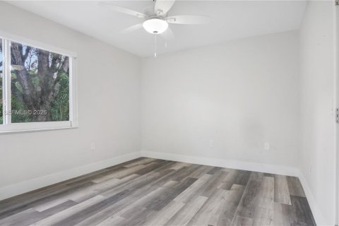 Condo in Coral Gables, Florida, 2 bedrooms № 2032032 - photo 23