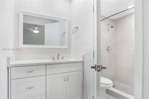 Condo in Coral Gables, Florida, 2 bedrooms № 2032032 - photo 20