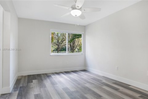 Condo in Coral Gables, Florida, 2 bedrooms № 2032032 - photo 17