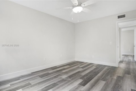 Condo in Coral Gables, Florida, 2 bedrooms № 2032032 - photo 19