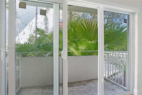 Condo in Coral Gables, Florida, 2 bedrooms № 2032032 - photo 28