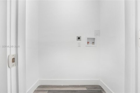 Condo in Coral Gables, Florida, 2 bedrooms № 2032032 - photo 22