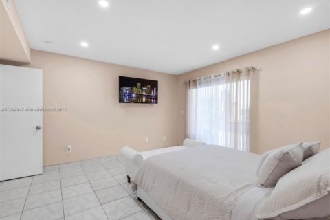 Apartment in Miami, Florida 2 bedrooms, 114.73 sq.m. № 1964440 - photo 6