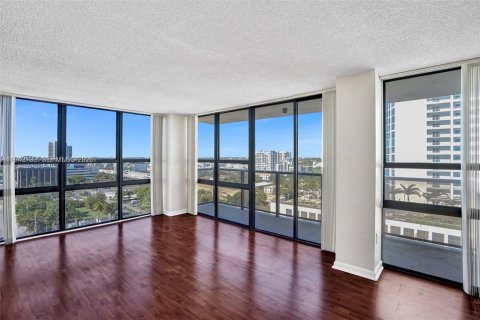 Condo in Miami, Florida, 2 bedrooms  № 1999119