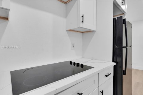 Villa ou maison à louer à Hallandale Beach, Floride: 1 chambre, 55.74 m2 № 2019116 - photo 8