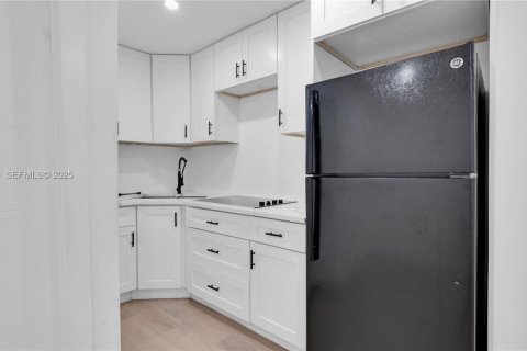 Villa ou maison à louer à Hallandale Beach, Floride: 1 chambre, 55.74 m2 № 2019116 - photo 6