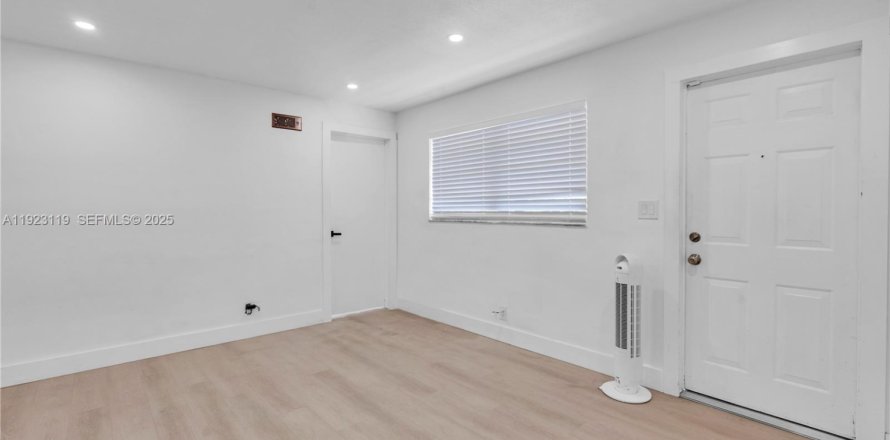Villa ou maison à Hallandale Beach, Floride 1 chambre, 55.74 m2 № 2019116