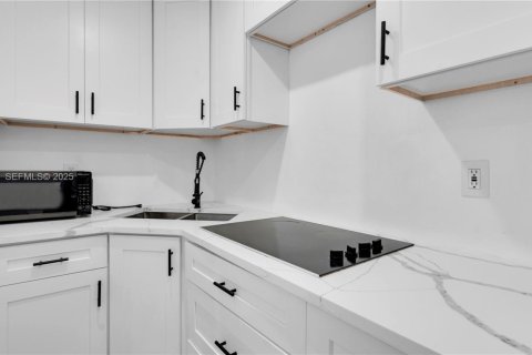 Villa ou maison à louer à Hallandale Beach, Floride: 1 chambre, 55.74 m2 № 2019116 - photo 7