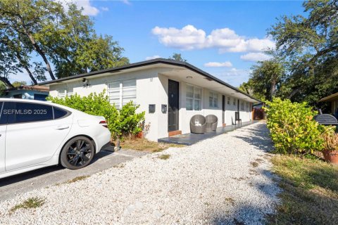 Villa ou maison à louer à Hallandale Beach, Floride: 1 chambre, 55.74 m2 № 2019116 - photo 16