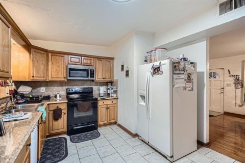 House in Orlando, Florida 3 bedrooms, 149.39 sq.m. № 1090507 - photo 5