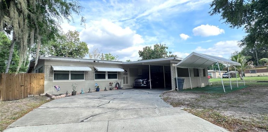 House in Orlando, Florida 3 bedrooms, 149.39 sq.m. № 1090507
