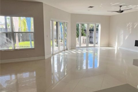 Casa en venta en Oakland Park, Florida, 4 dormitorios, 264.96 m2 № 2407334 - foto 15