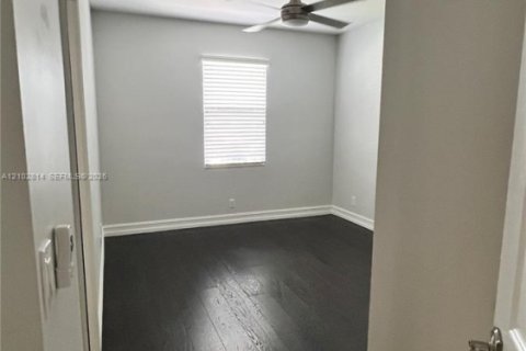 Casa en venta en Oakland Park, Florida, 4 dormitorios, 264.96 m2 № 2407334 - foto 9