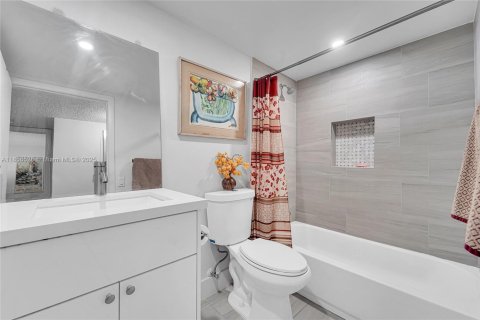 Condominio en alquiler en Miami, Florida, 2 dormitorios, 77.57 m2 № 1882003 - foto 12
