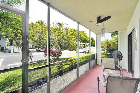 Condominio en alquiler en Miami, Florida, 2 dormitorios, 77.57 m2 № 1882003 - foto 26
