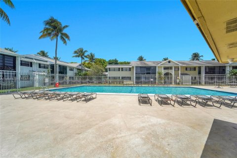 Condominio en alquiler en Miami, Florida, 2 dormitorios, 77.57 m2 № 1882003 - foto 30