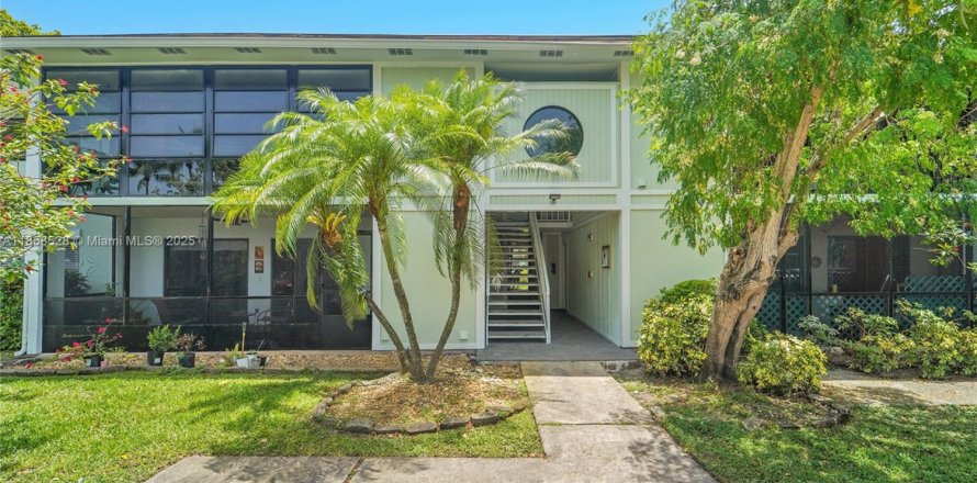Condominio en Miami, Florida, 2 dormitorios № 1882003