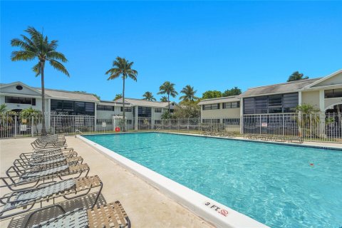 Condominio en alquiler en Miami, Florida, 2 dormitorios, 77.57 m2 № 1882003 - foto 28