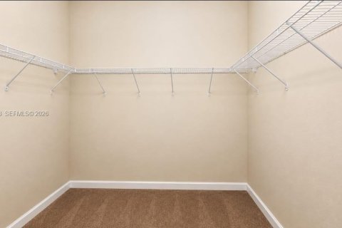 Villa ou maison à vendre à Hialeah, Floride: 3 chambres, 217.86 m2 № 2246863 - photo 21