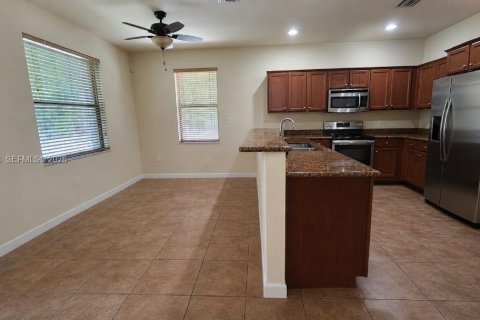 Villa ou maison à vendre à Hialeah, Floride: 3 chambres, 217.86 m2 № 2246863 - photo 13