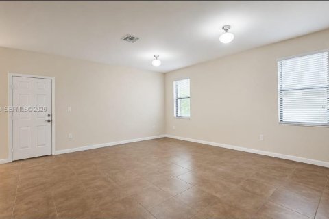 Villa ou maison à vendre à Hialeah, Floride: 3 chambres, 217.86 m2 № 2246863 - photo 7
