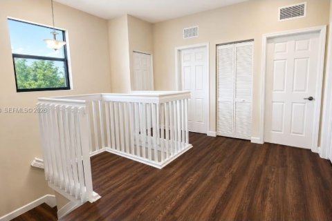 Villa ou maison à vendre à Hialeah, Floride: 3 chambres, 217.86 m2 № 2246863 - photo 24