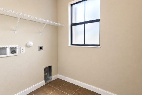 Villa ou maison à vendre à Hialeah, Floride: 3 chambres, 217.86 m2 № 2246863 - photo 25