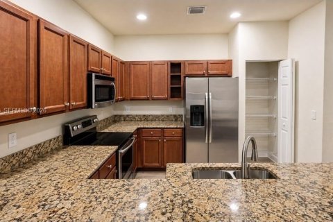 Villa ou maison à vendre à Hialeah, Floride: 3 chambres, 217.86 m2 № 2246863 - photo 14