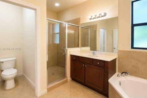 Villa ou maison à vendre à Hialeah, Floride: 3 chambres, 217.86 m2 № 2246863 - photo 23