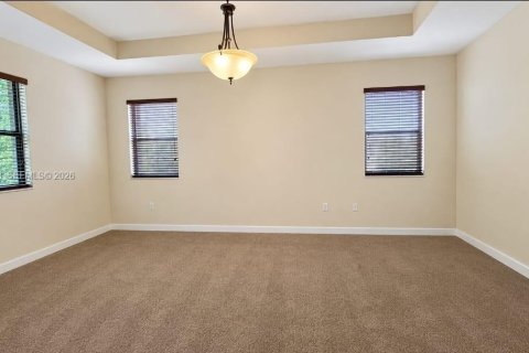 Villa ou maison à vendre à Hialeah, Floride: 3 chambres, 217.86 m2 № 2246863 - photo 19